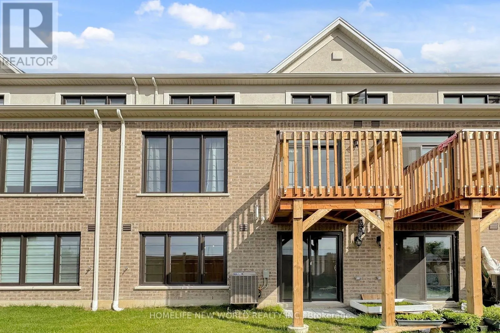 18 VELVET DRIVE