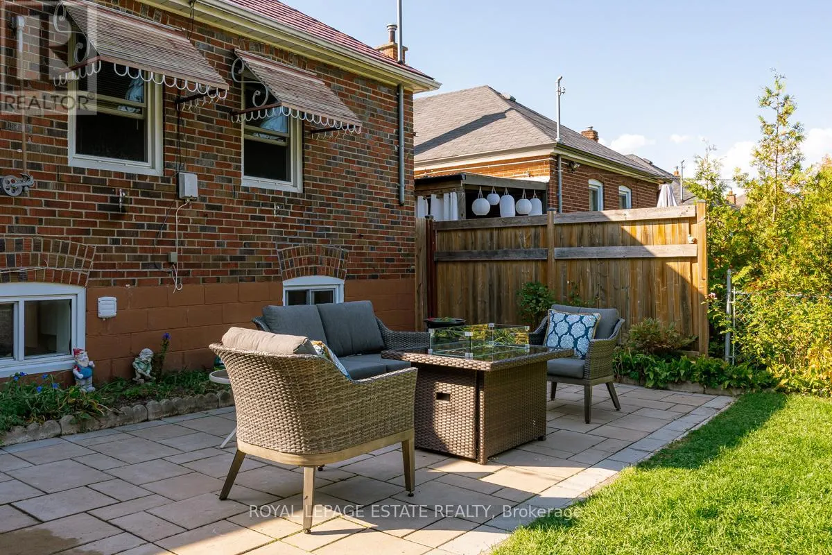 25 FERNCROFT DRIVE
