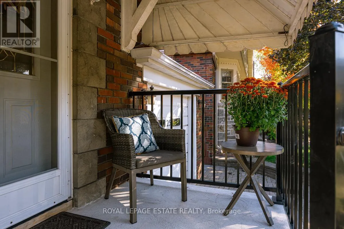 25 FERNCROFT DRIVE