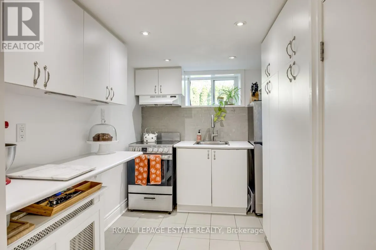 25 FERNCROFT DRIVE