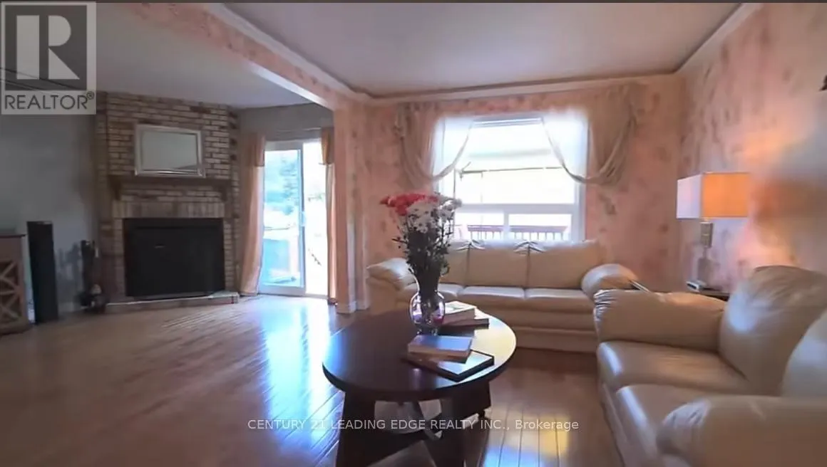 47 HEWITT CRESCENT E