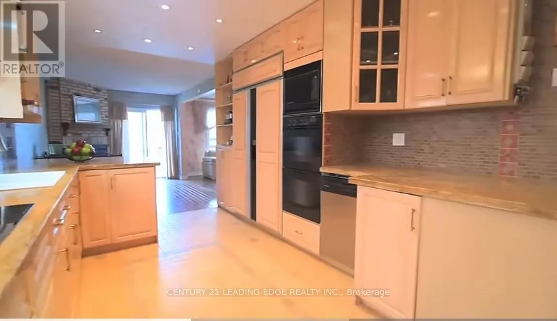 47 HEWITT CRESCENT E