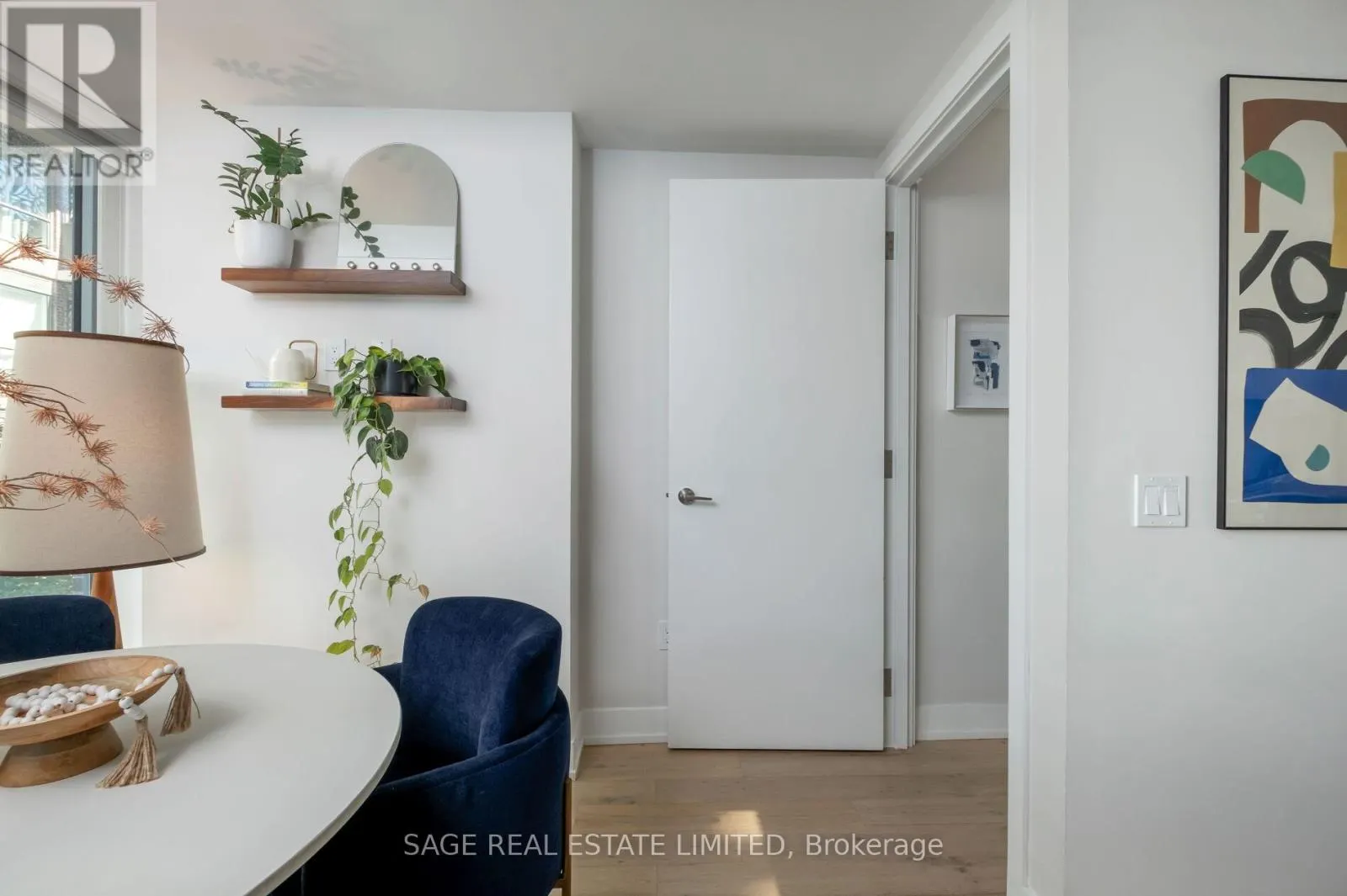 TH01 - 1331 QUEEN STREET E