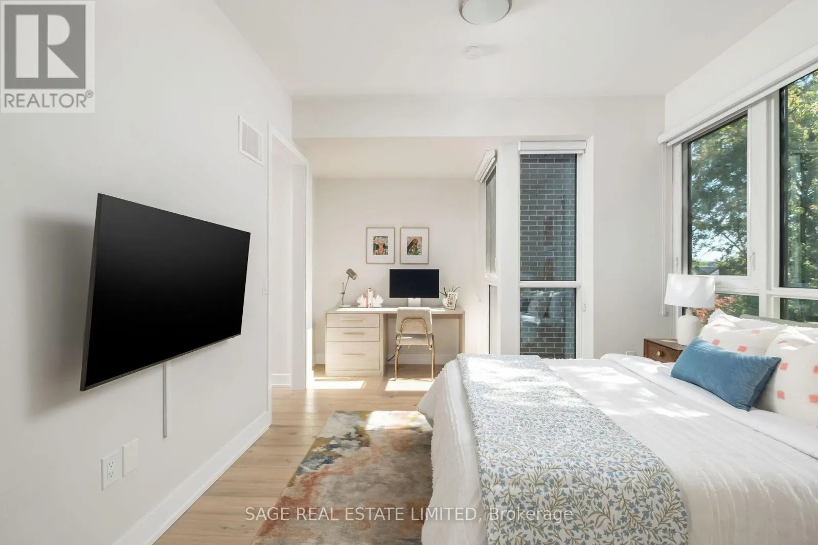 TH01 - 1331 QUEEN STREET E