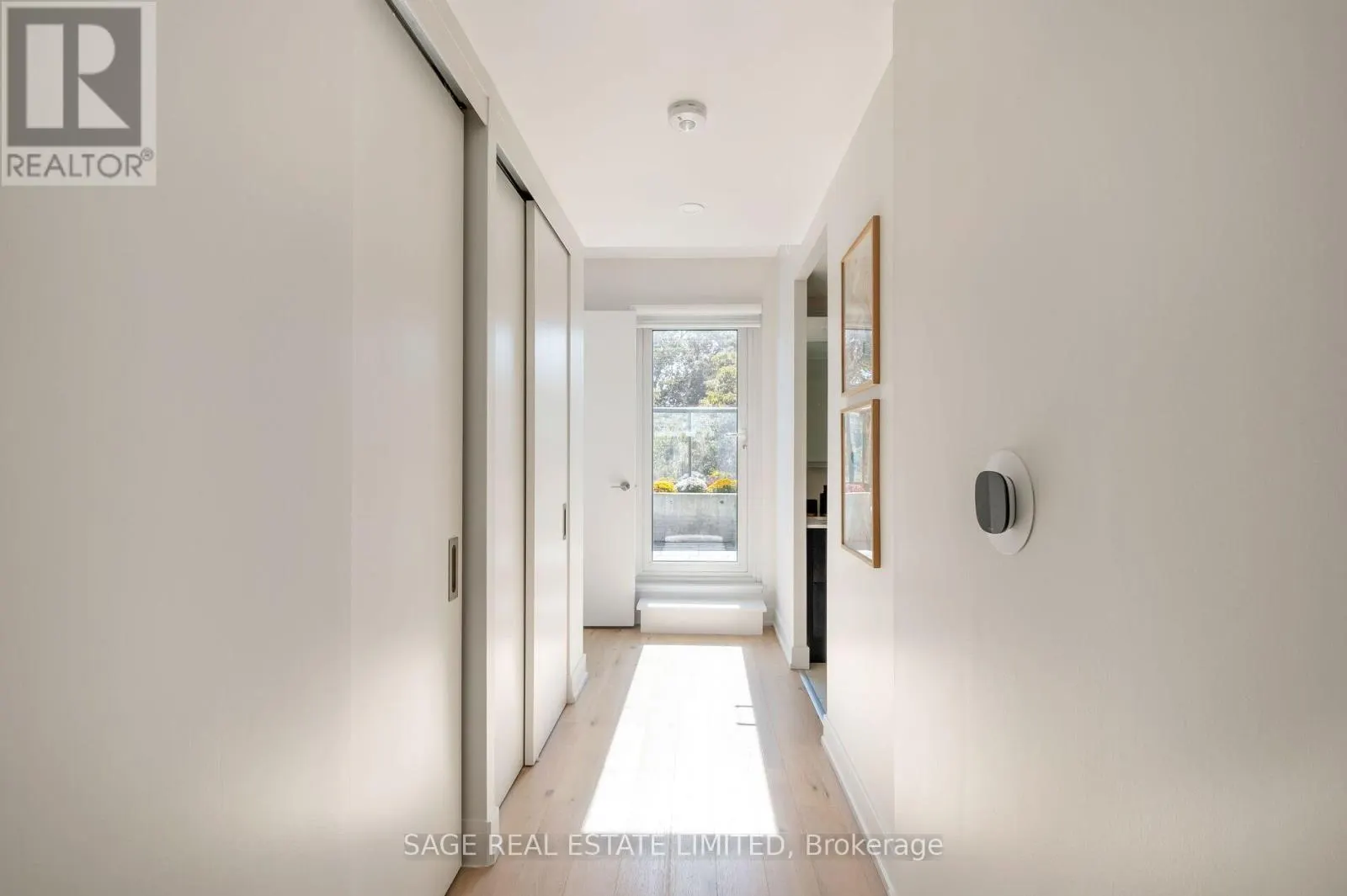 TH01 - 1331 QUEEN STREET E