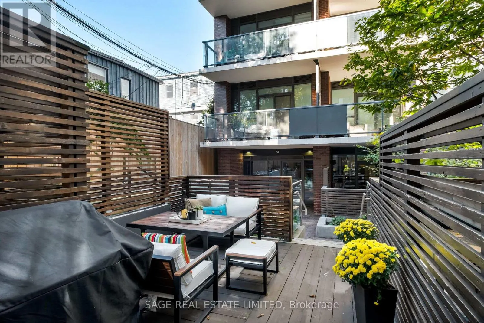 TH01 - 1331 QUEEN STREET E
