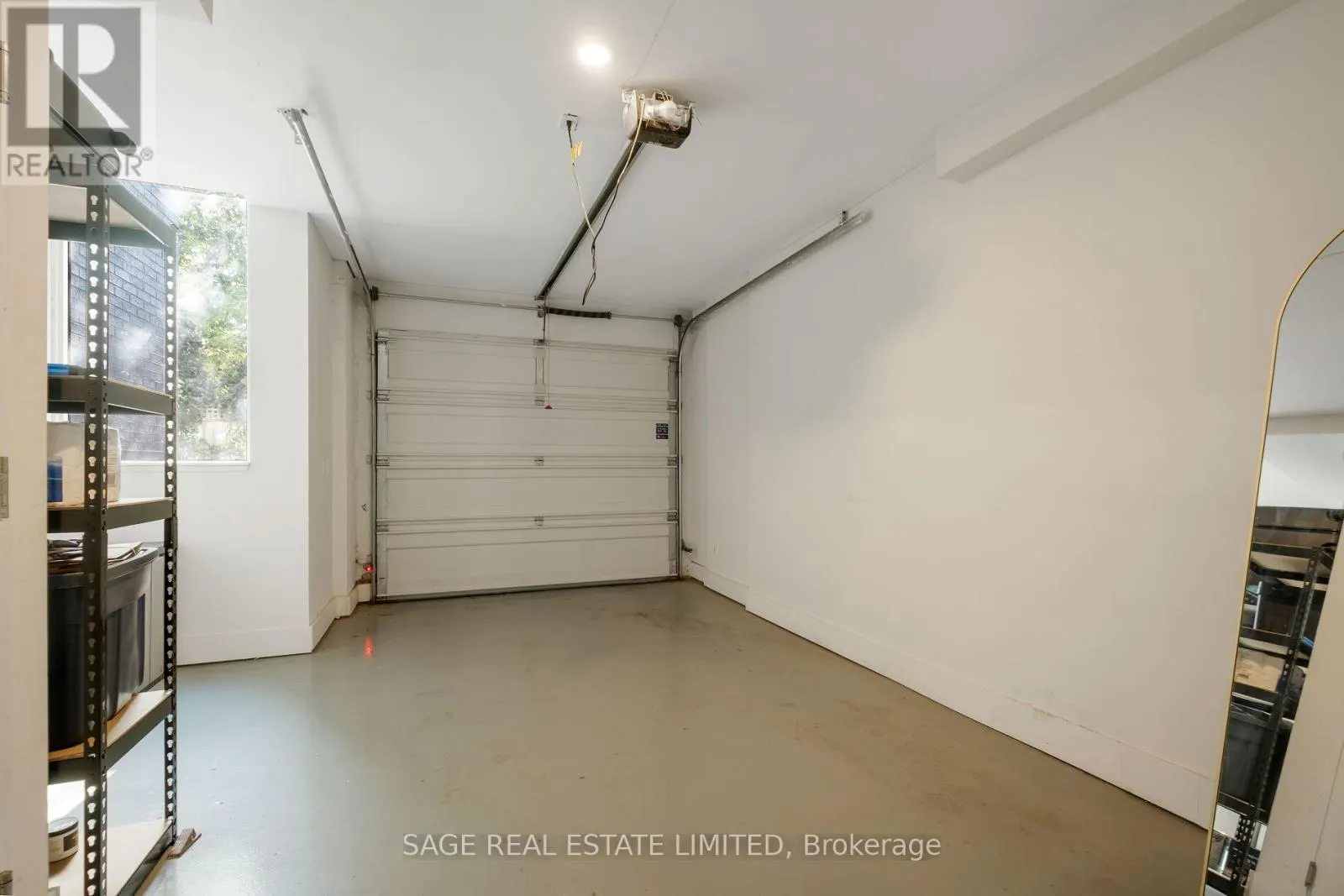 TH01 - 1331 QUEEN STREET E