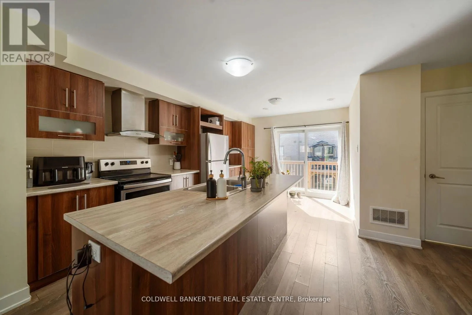 106 - 67 DONALD FLEMING WAY