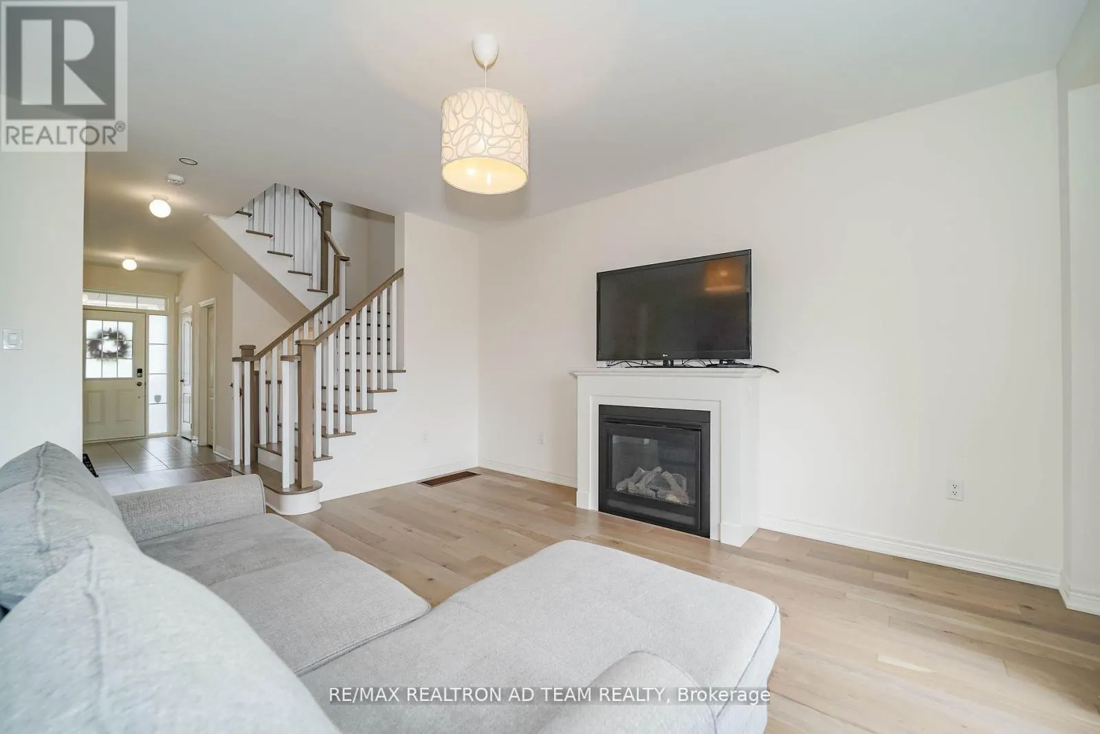 127 COURTNEY STREET