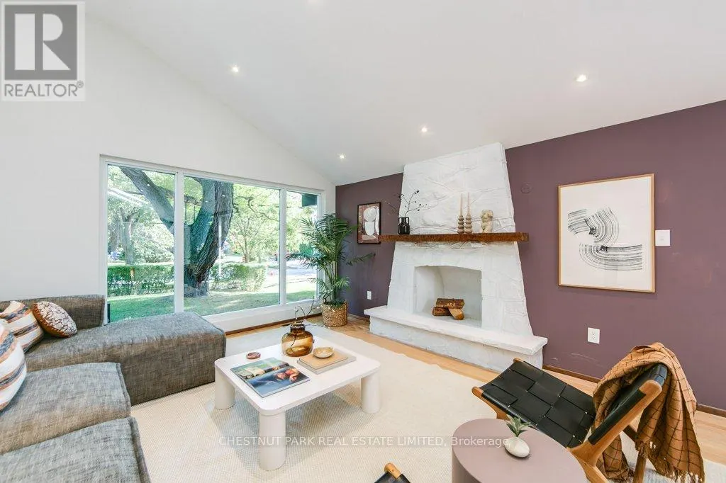 44 BROOKRIDGE DRIVE