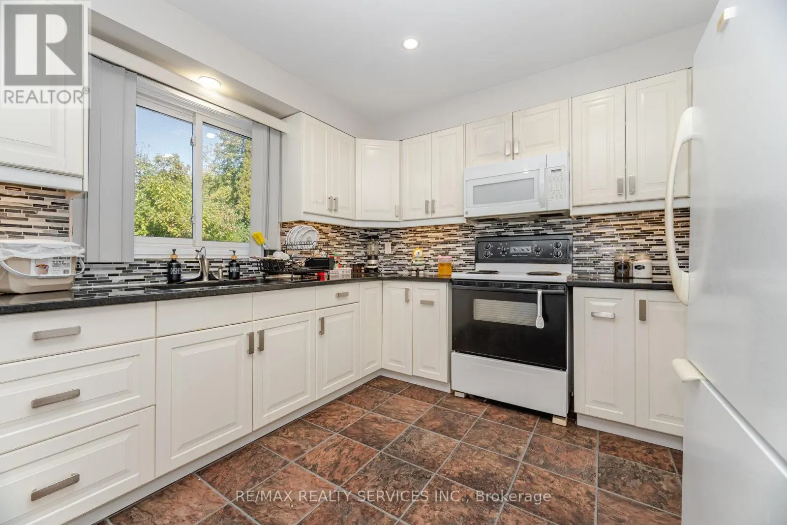 14 MILNER CRESCENT
