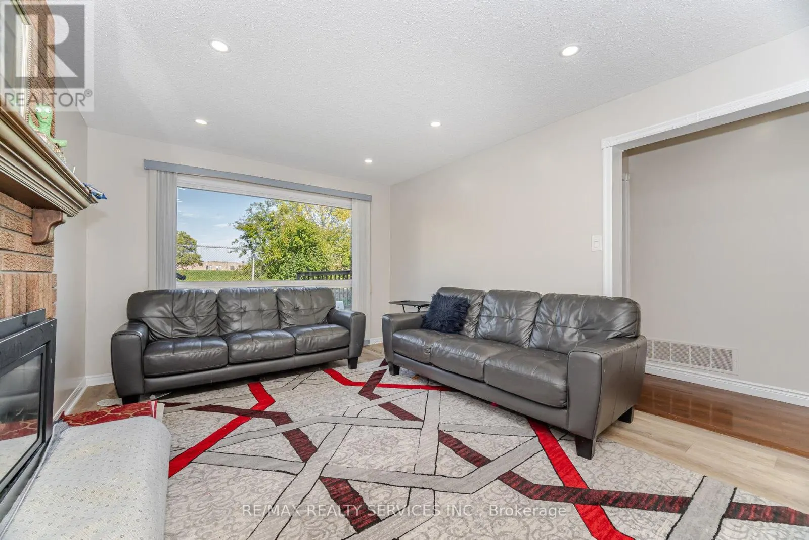 14 MILNER CRESCENT