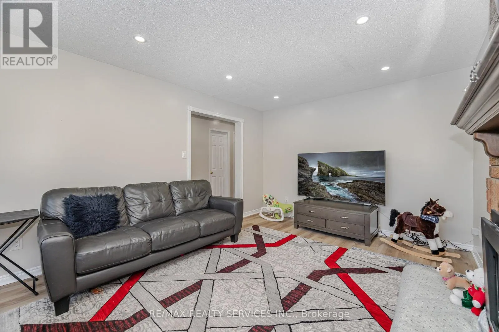 14 MILNER CRESCENT
