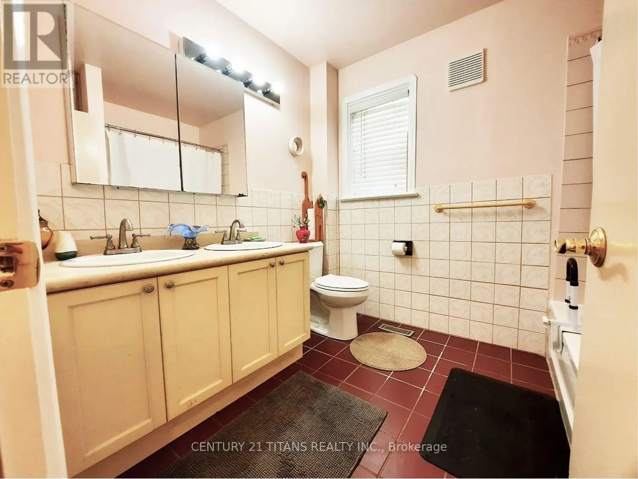 3 SAUGEEN CRESCENT