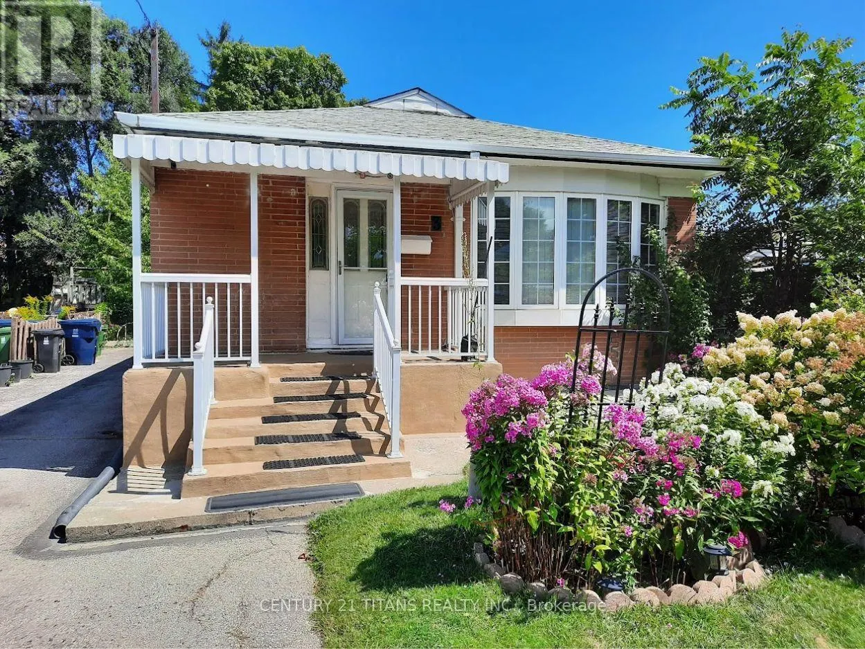3 SAUGEEN CRESCENT