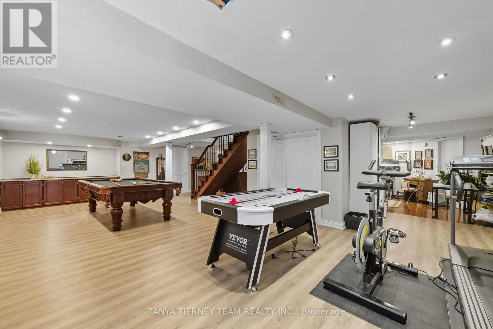 33 SIMMS DRIVE