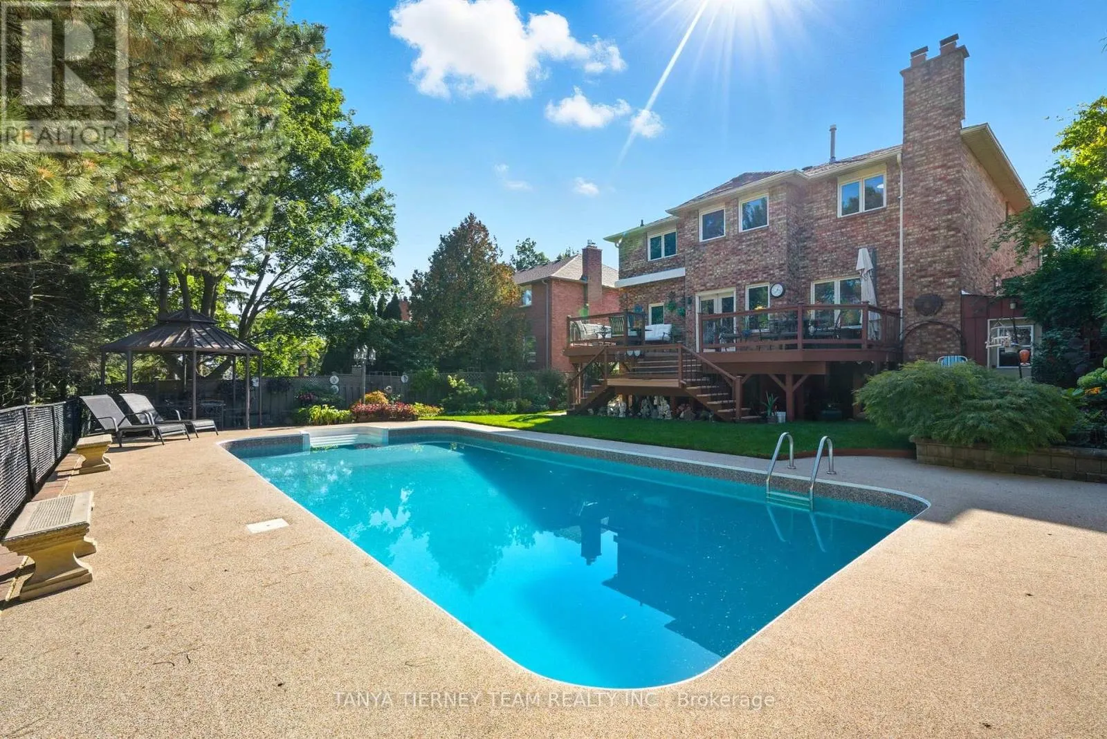 33 SIMMS DRIVE