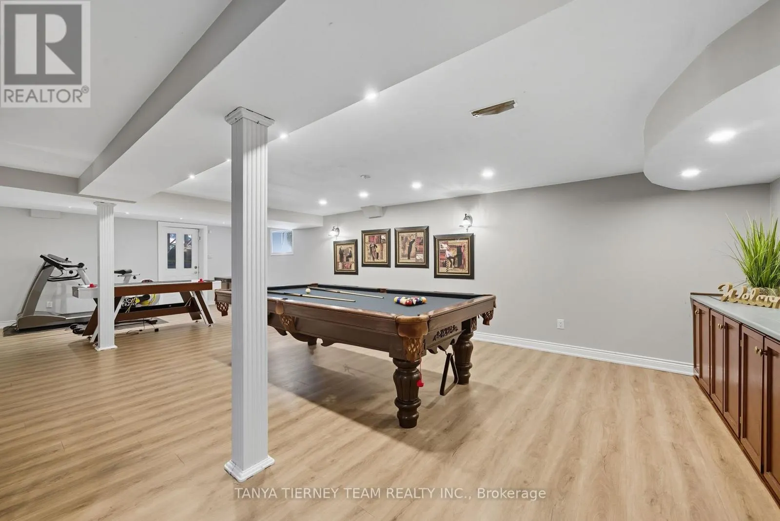 33 SIMMS DRIVE