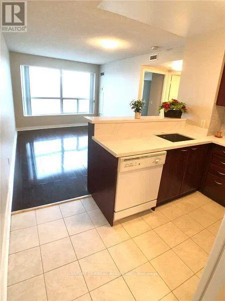 3015 - 38 LEE CENTRE DRIVE