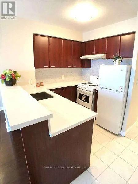 3015 - 38 LEE CENTRE DRIVE