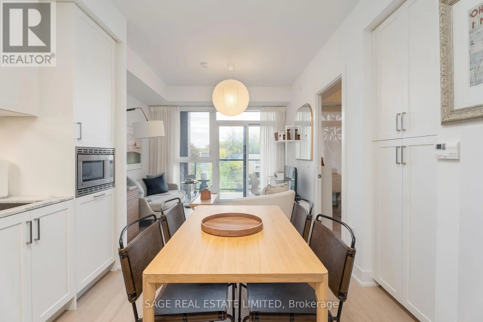 404 - 1331 QUEEN STREET E