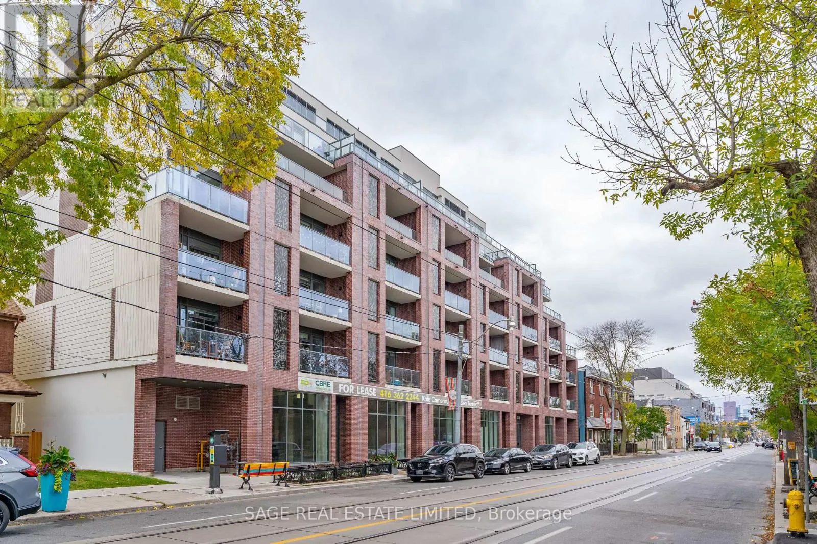404 - 1331 QUEEN STREET E