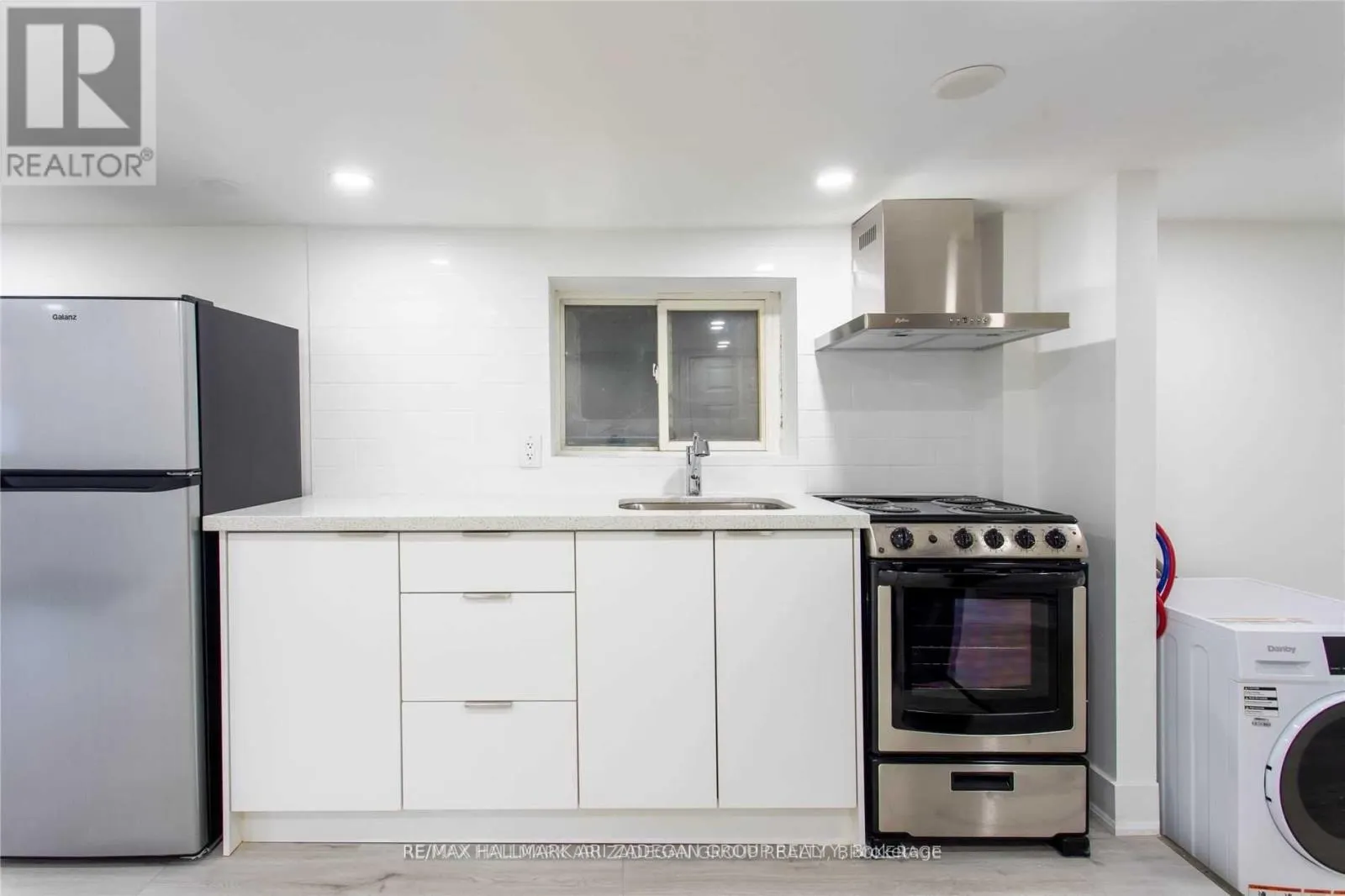 LOWE FL - 138 BOOTH AVENUE