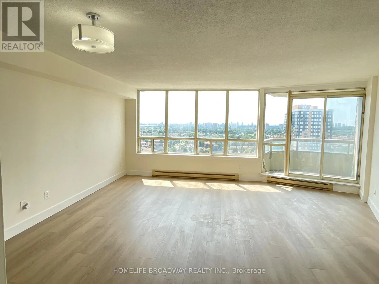 1714 - 150 ALTON TOWERS CIRCLE