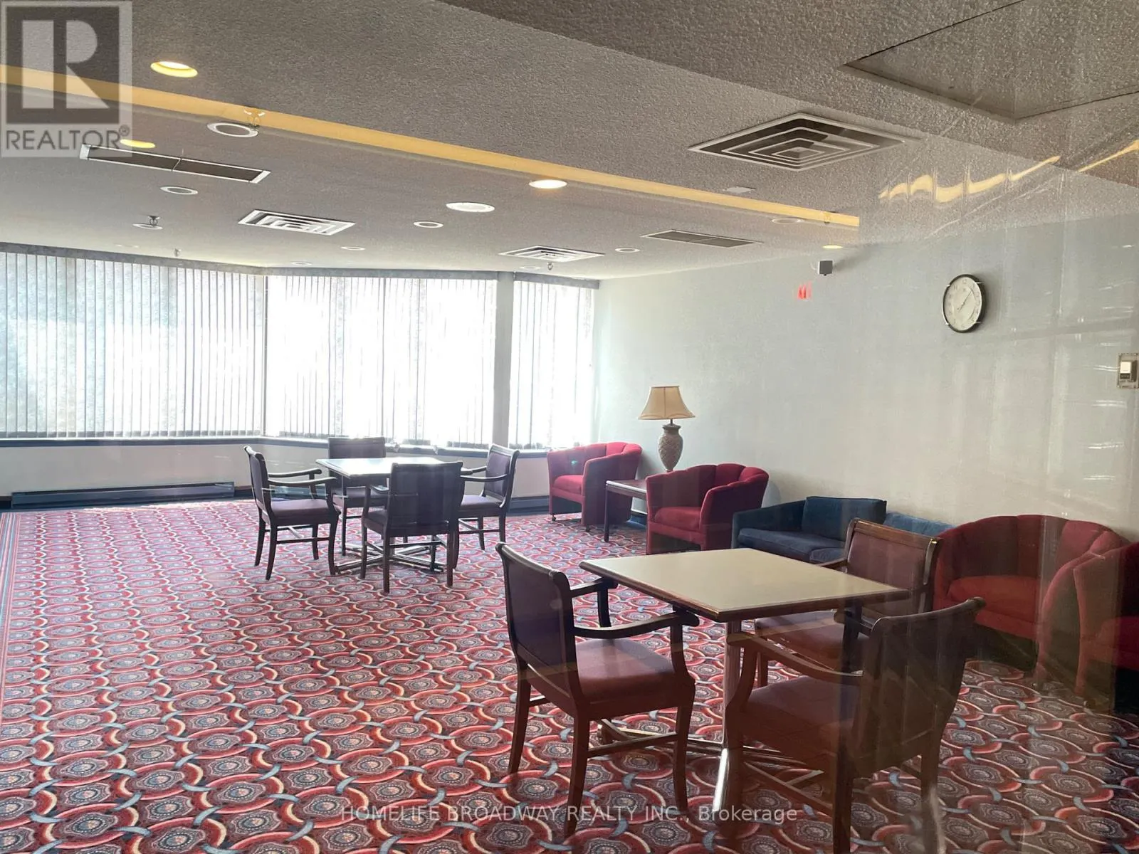 1714 - 150 ALTON TOWERS CIRCLE