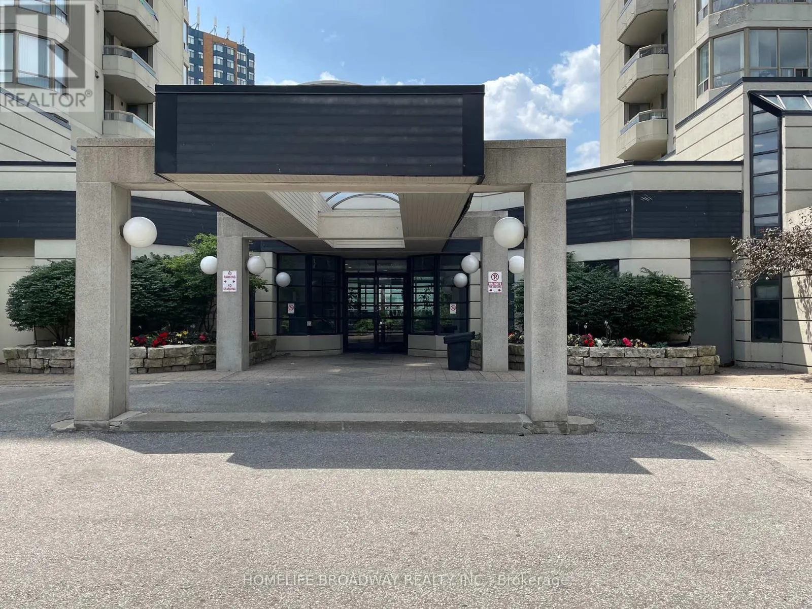 1714 - 150 ALTON TOWERS CIRCLE