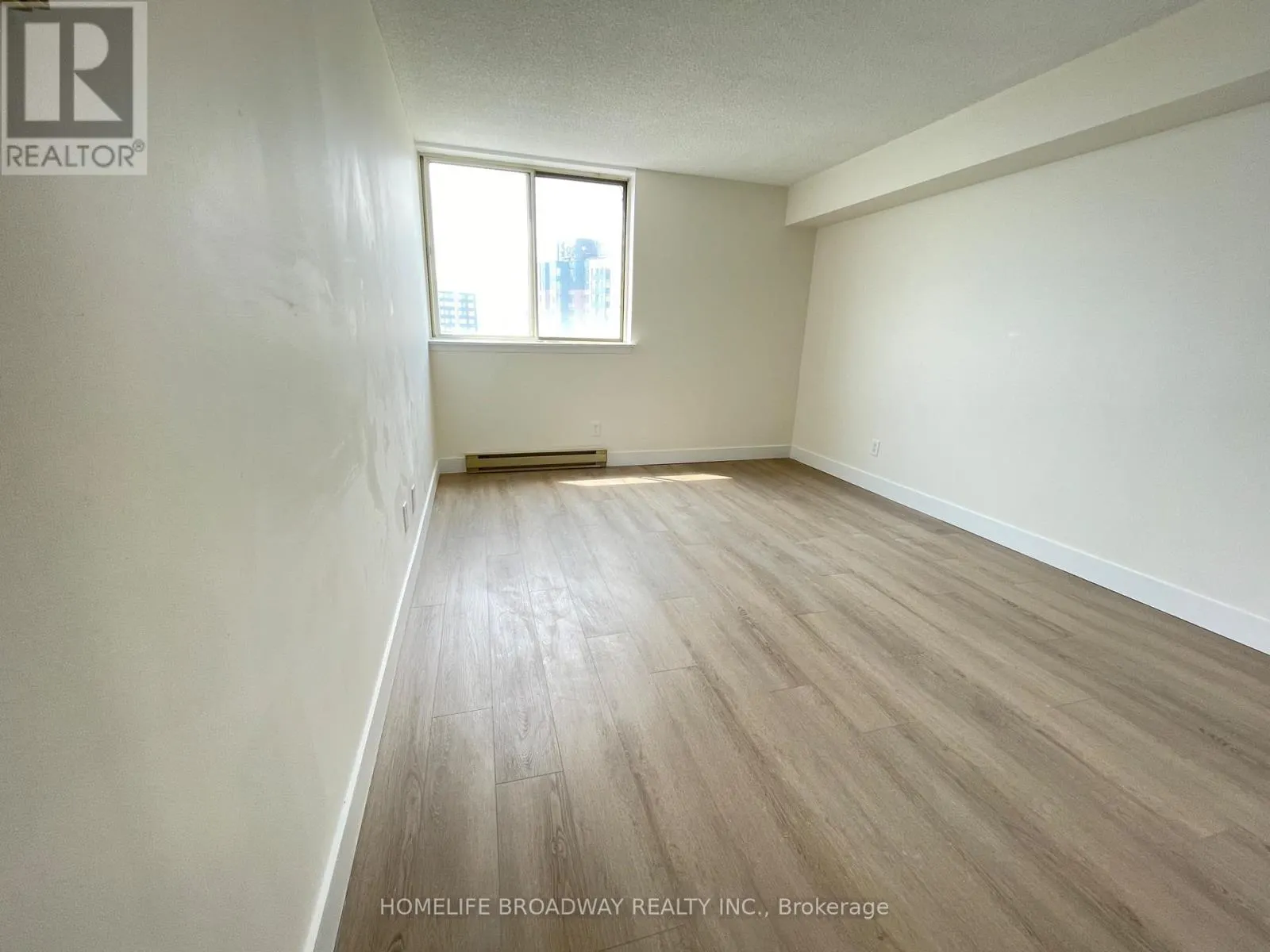 1714 - 150 ALTON TOWERS CIRCLE