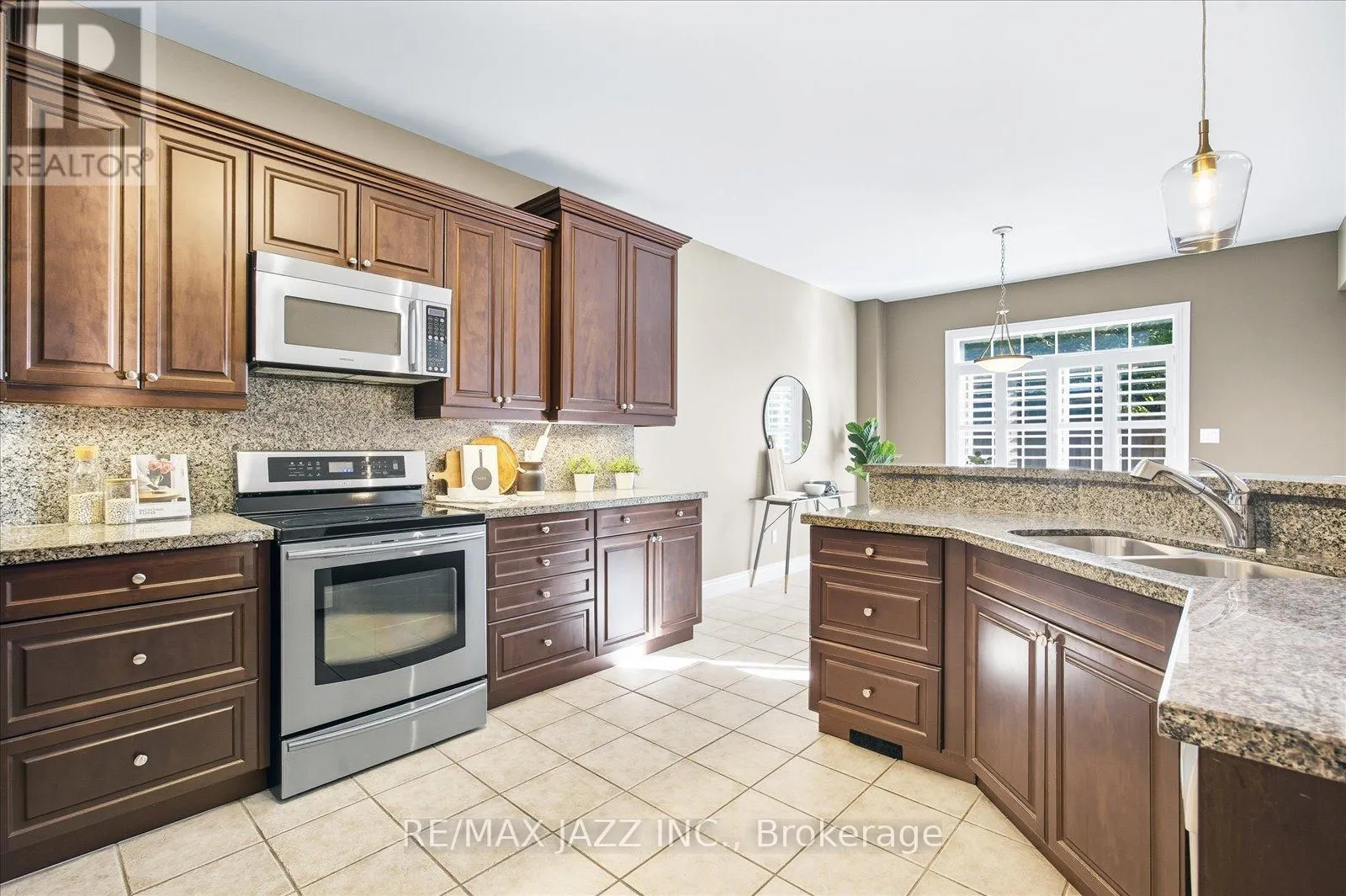 1629 CHILLIWACK STREET