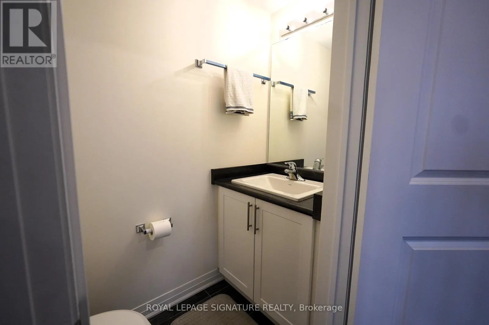 212 LORD ELGIN LANE