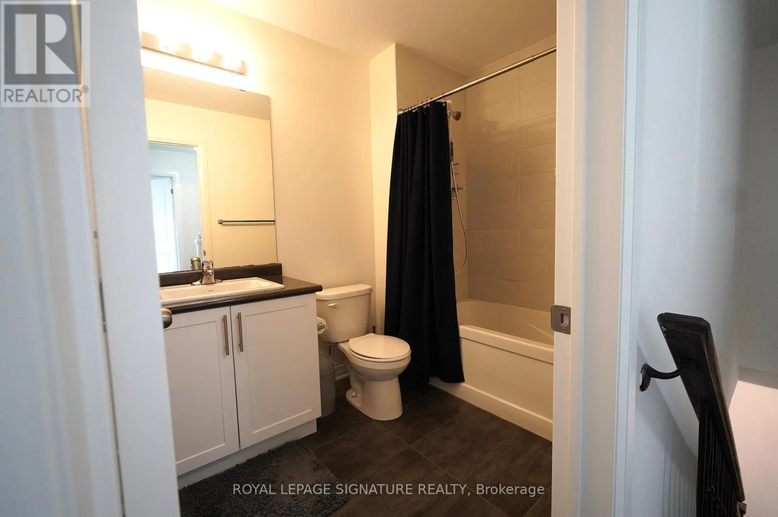212 LORD ELGIN LANE