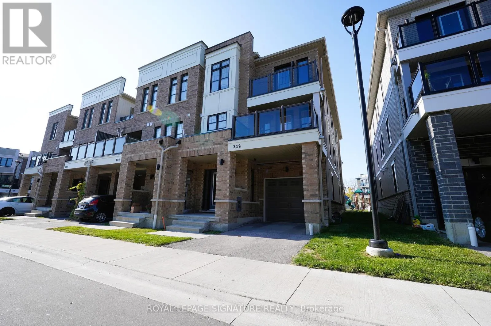 212 LORD ELGIN LANE