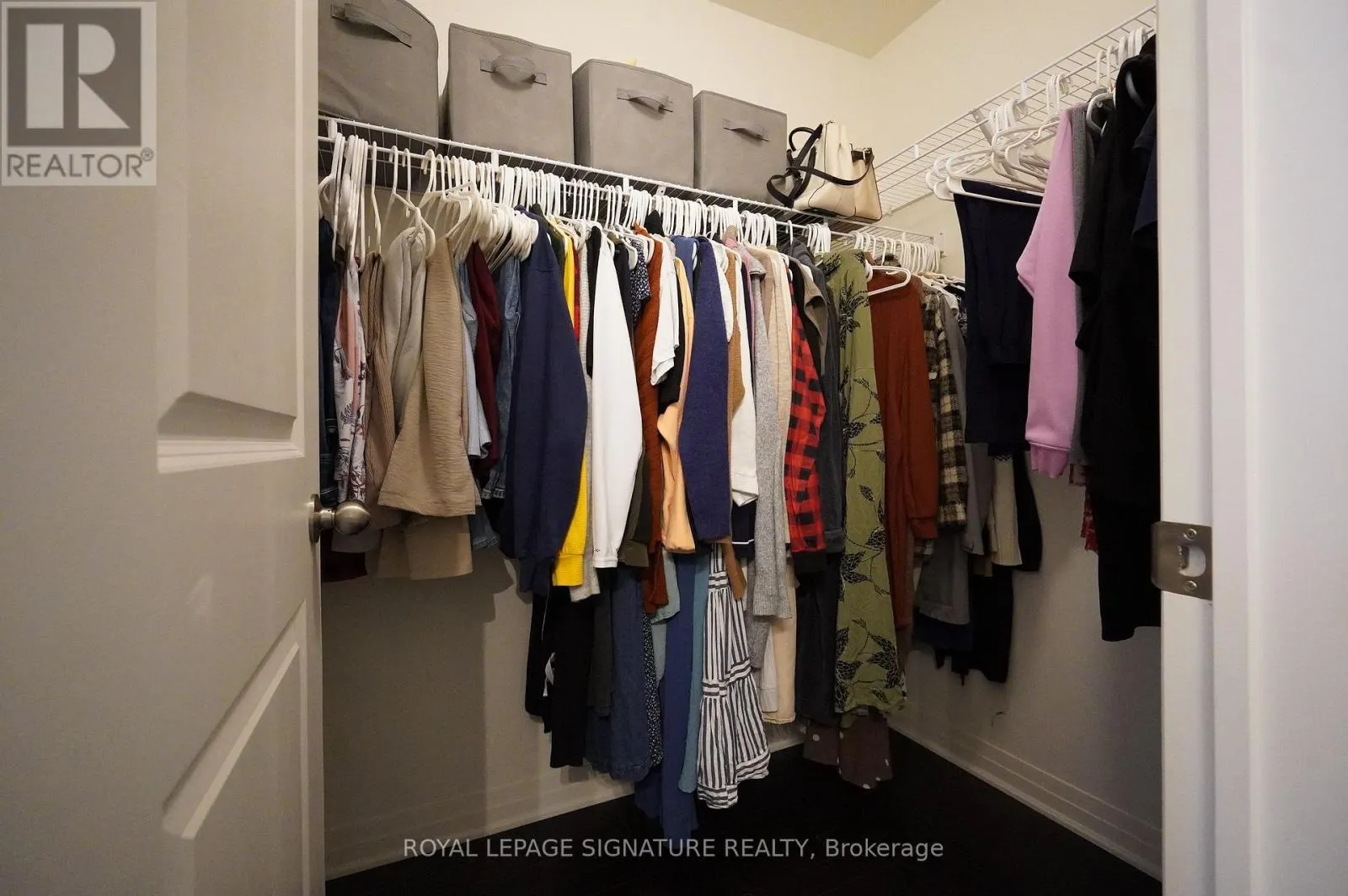 212 LORD ELGIN LANE