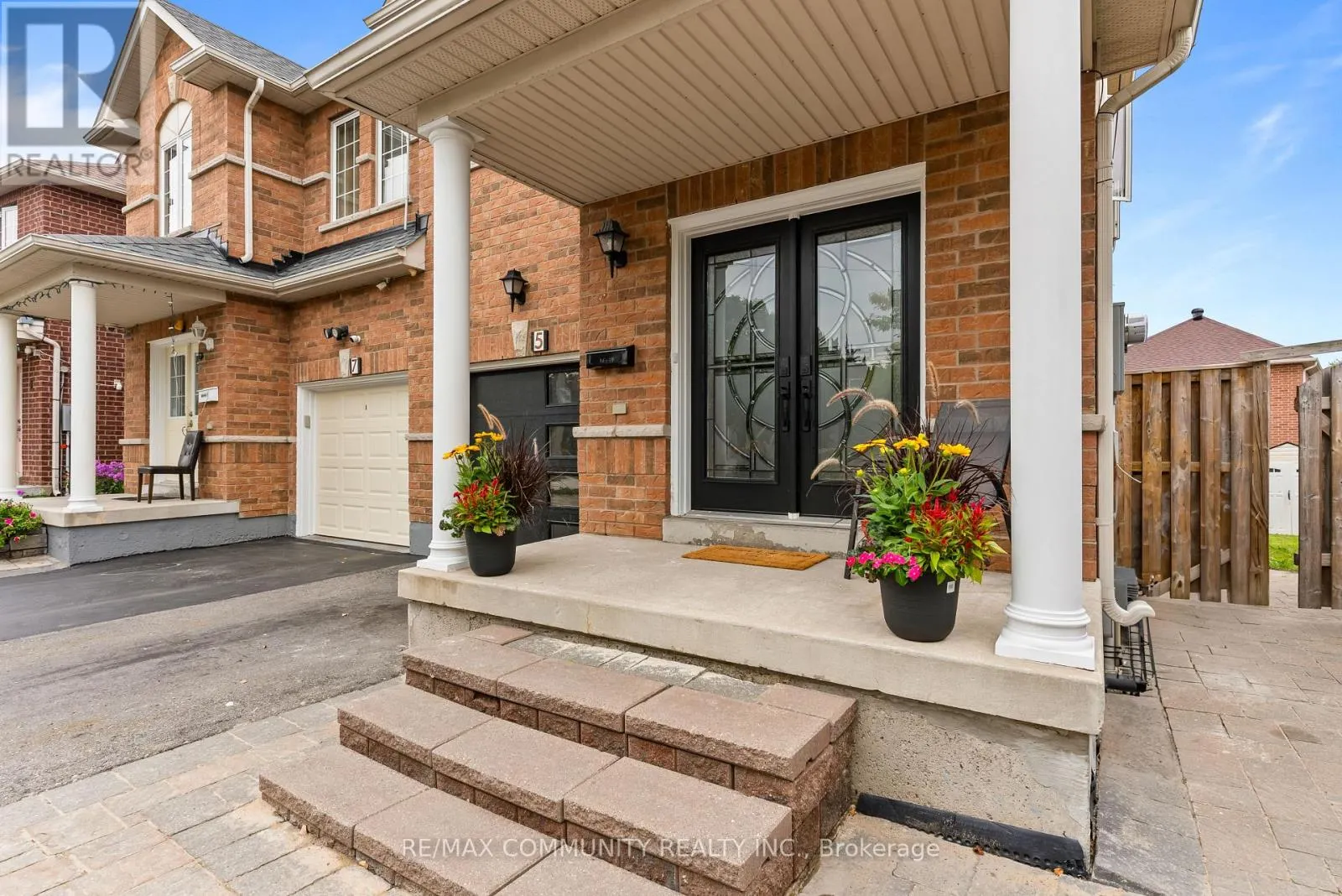 5 WHITE HEATHER BOULEVARD