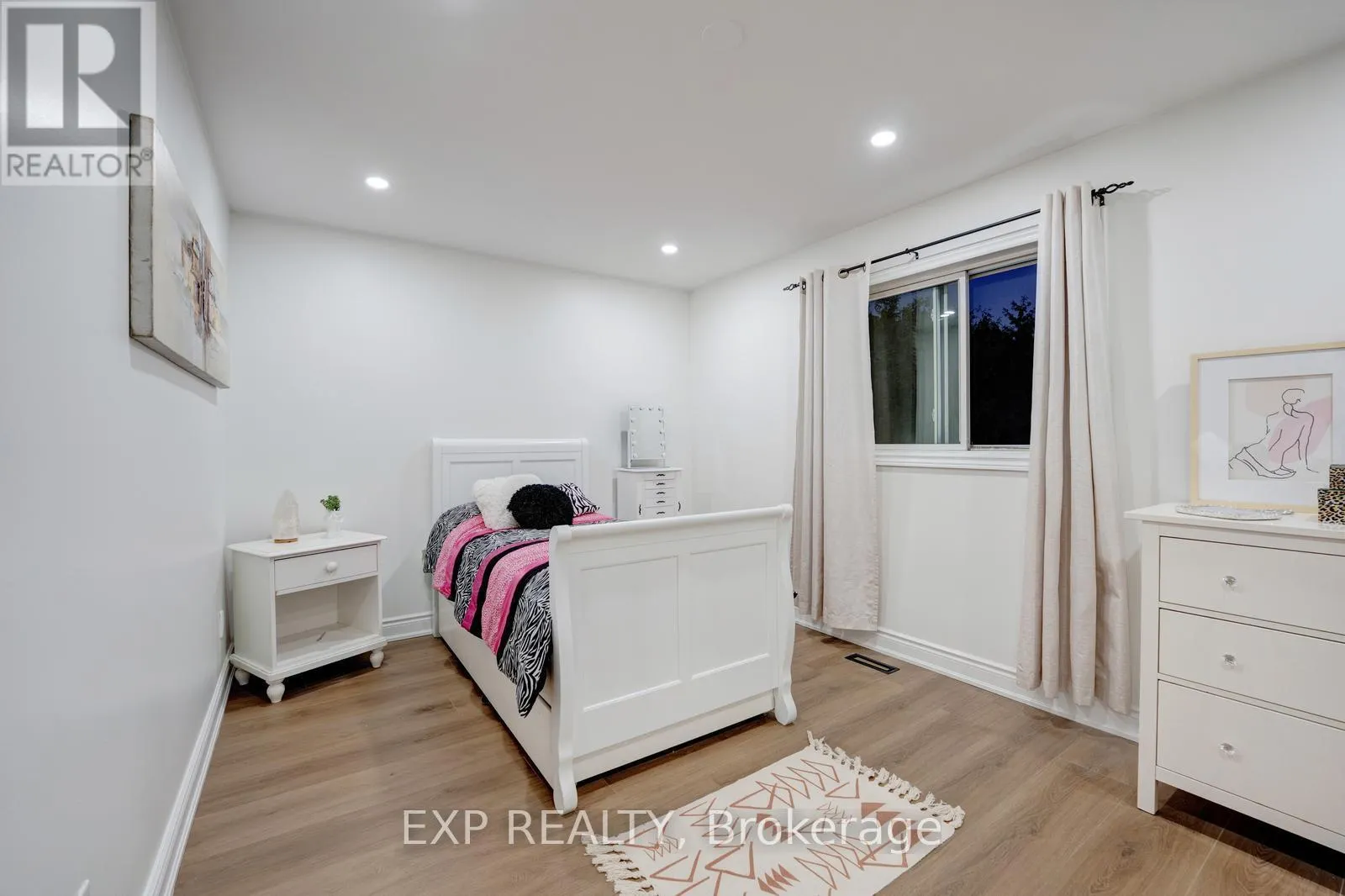 33 HARTRICK PLACE