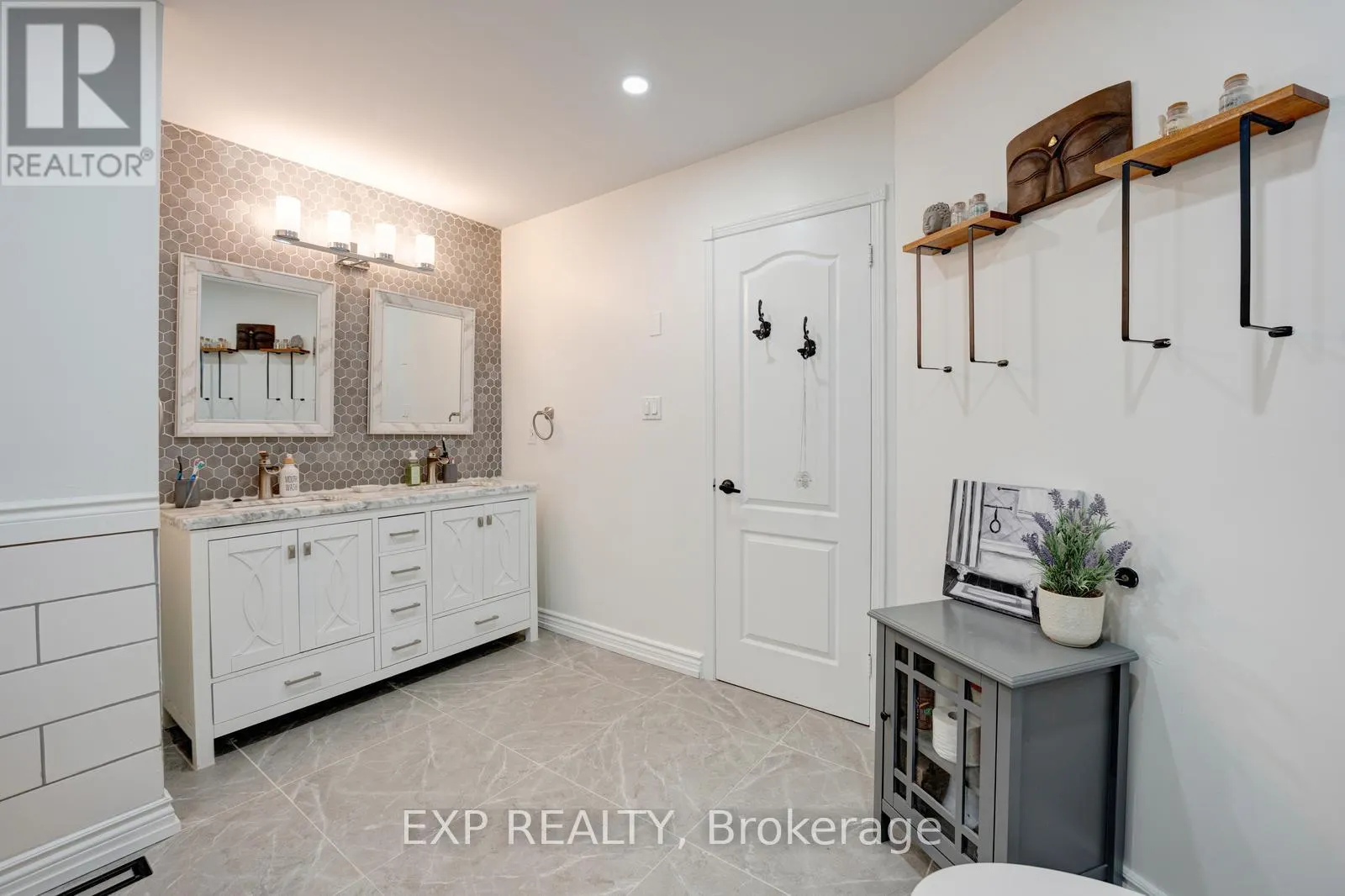 33 HARTRICK PLACE