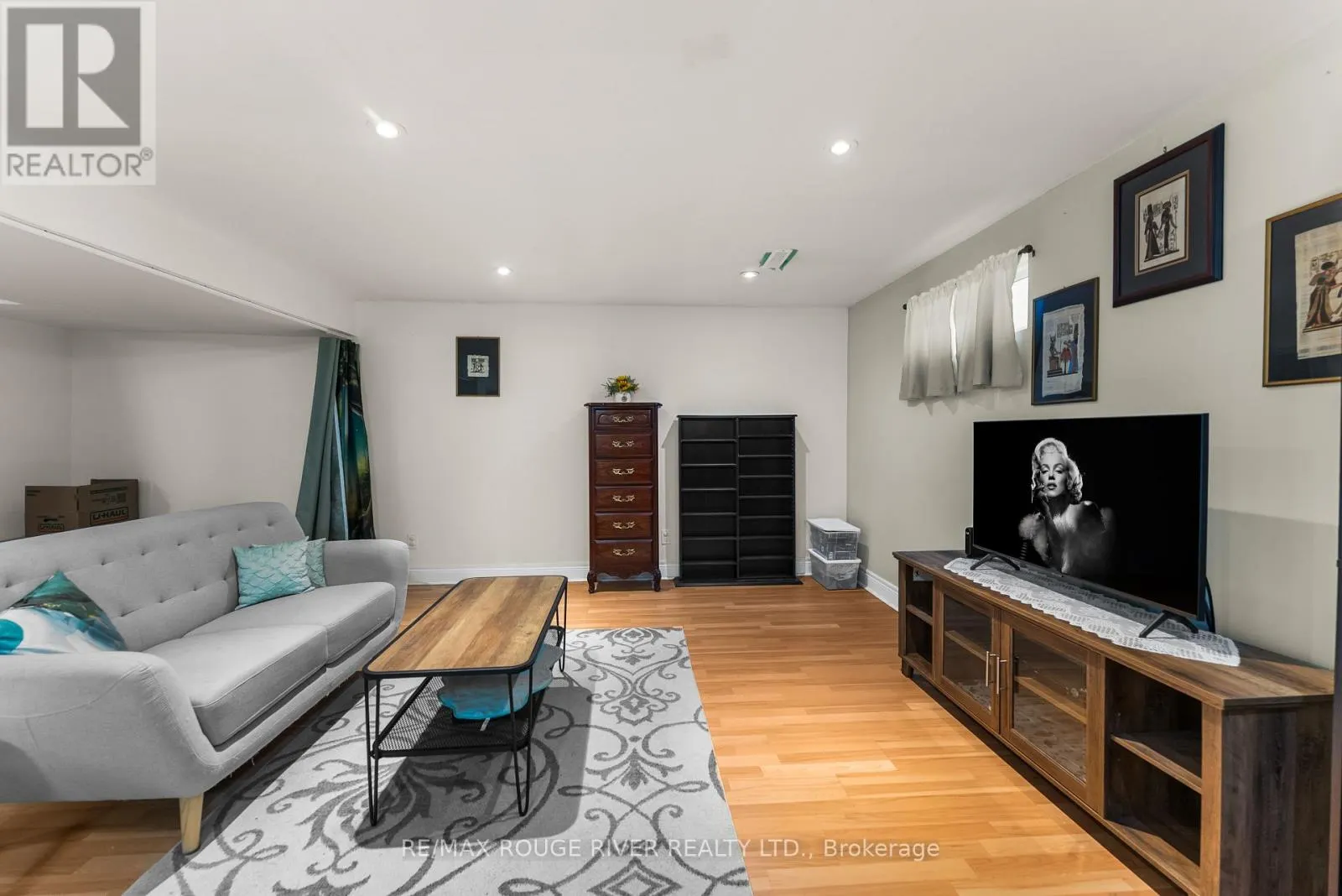 22 TWEEDROCK CRESCENT