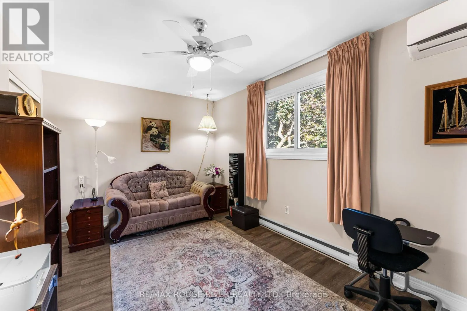 22 TWEEDROCK CRESCENT