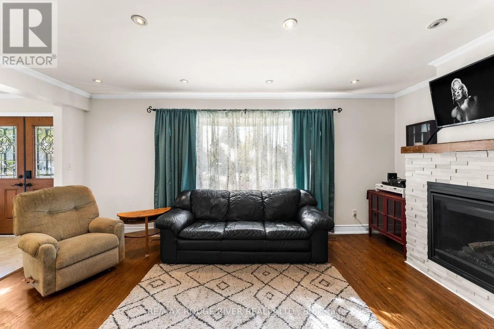 22 TWEEDROCK CRESCENT