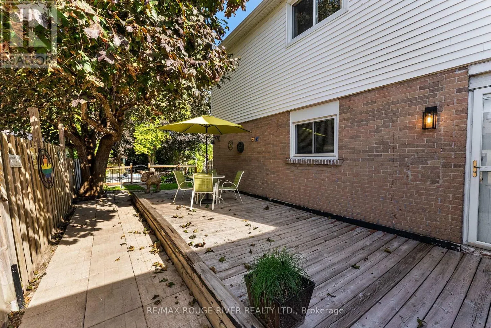 22 TWEEDROCK CRESCENT