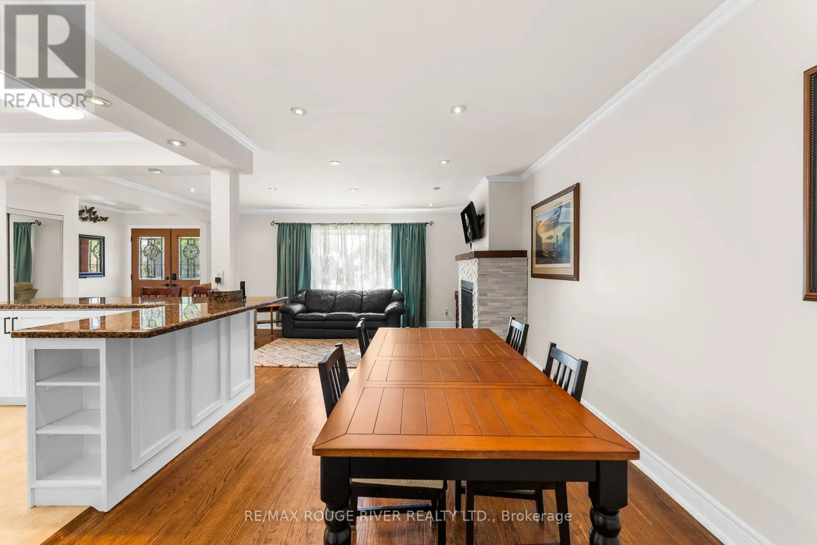 22 TWEEDROCK CRESCENT