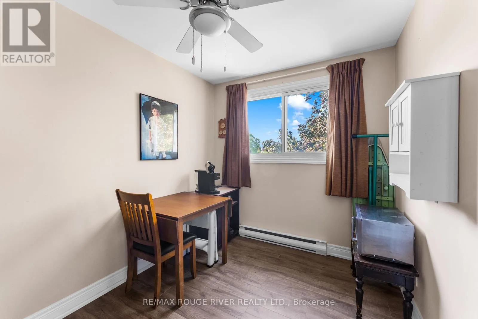 22 TWEEDROCK CRESCENT