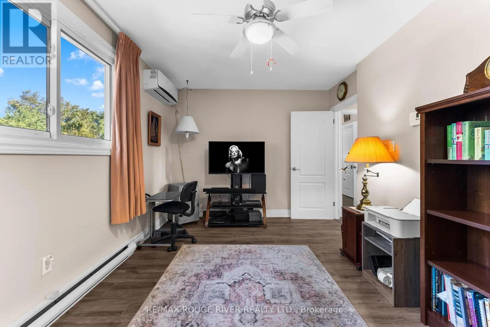 22 TWEEDROCK CRESCENT