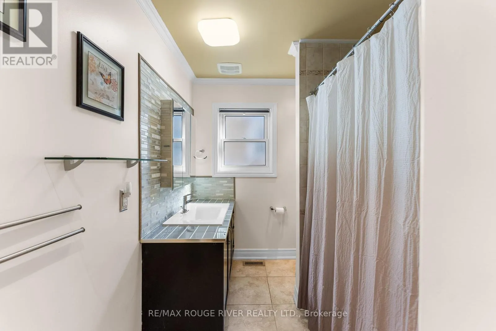22 TWEEDROCK CRESCENT