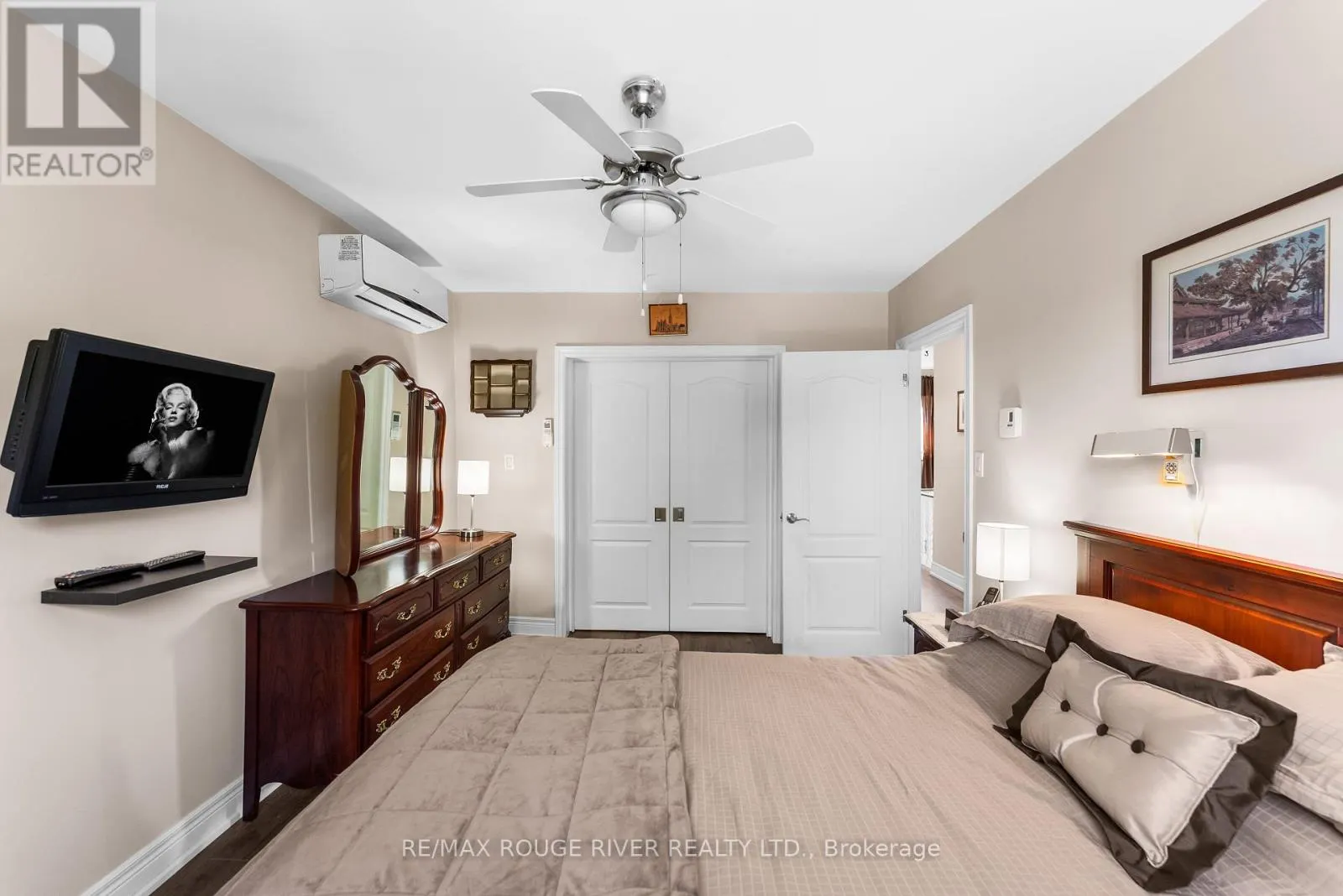 22 TWEEDROCK CRESCENT