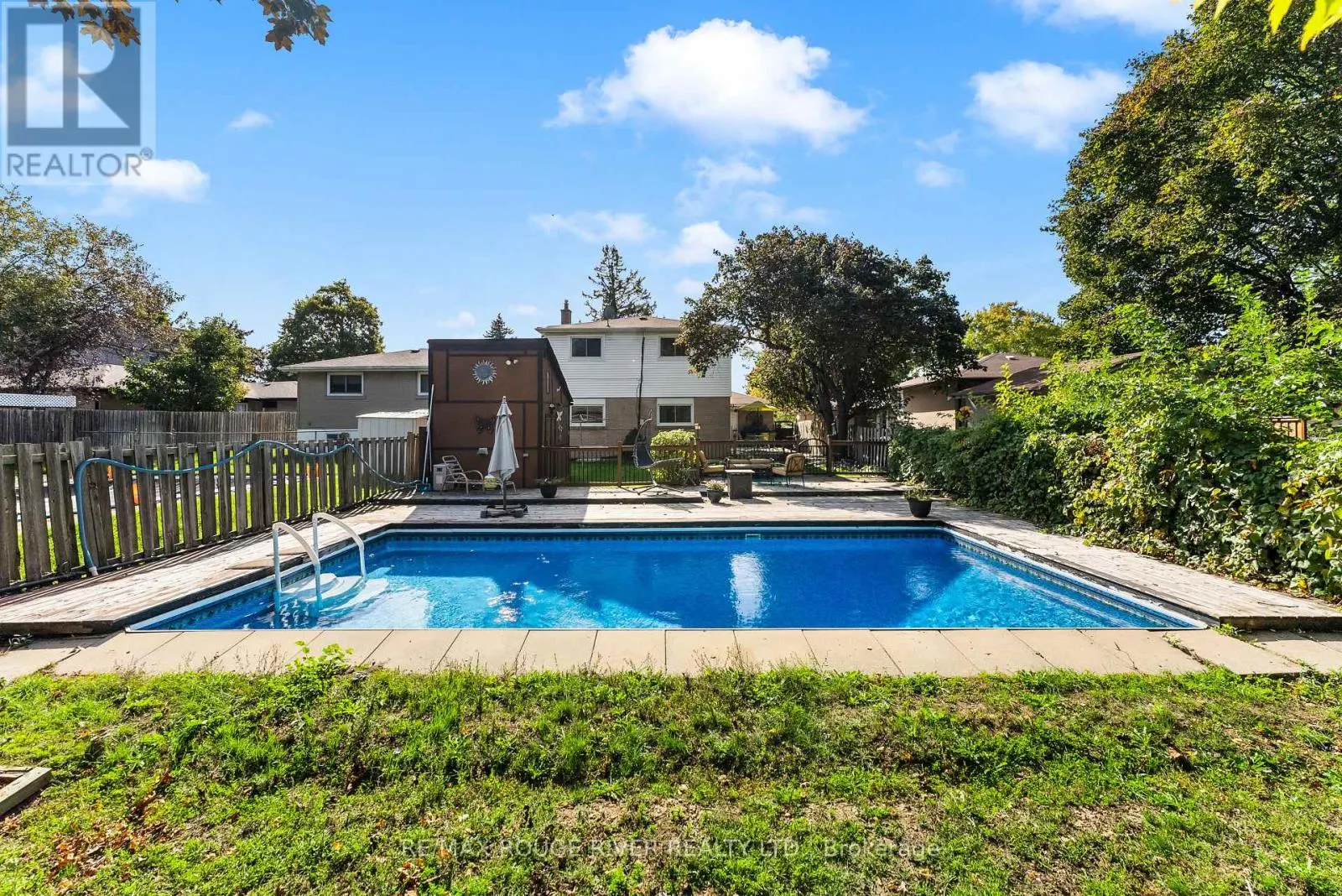 22 TWEEDROCK CRESCENT