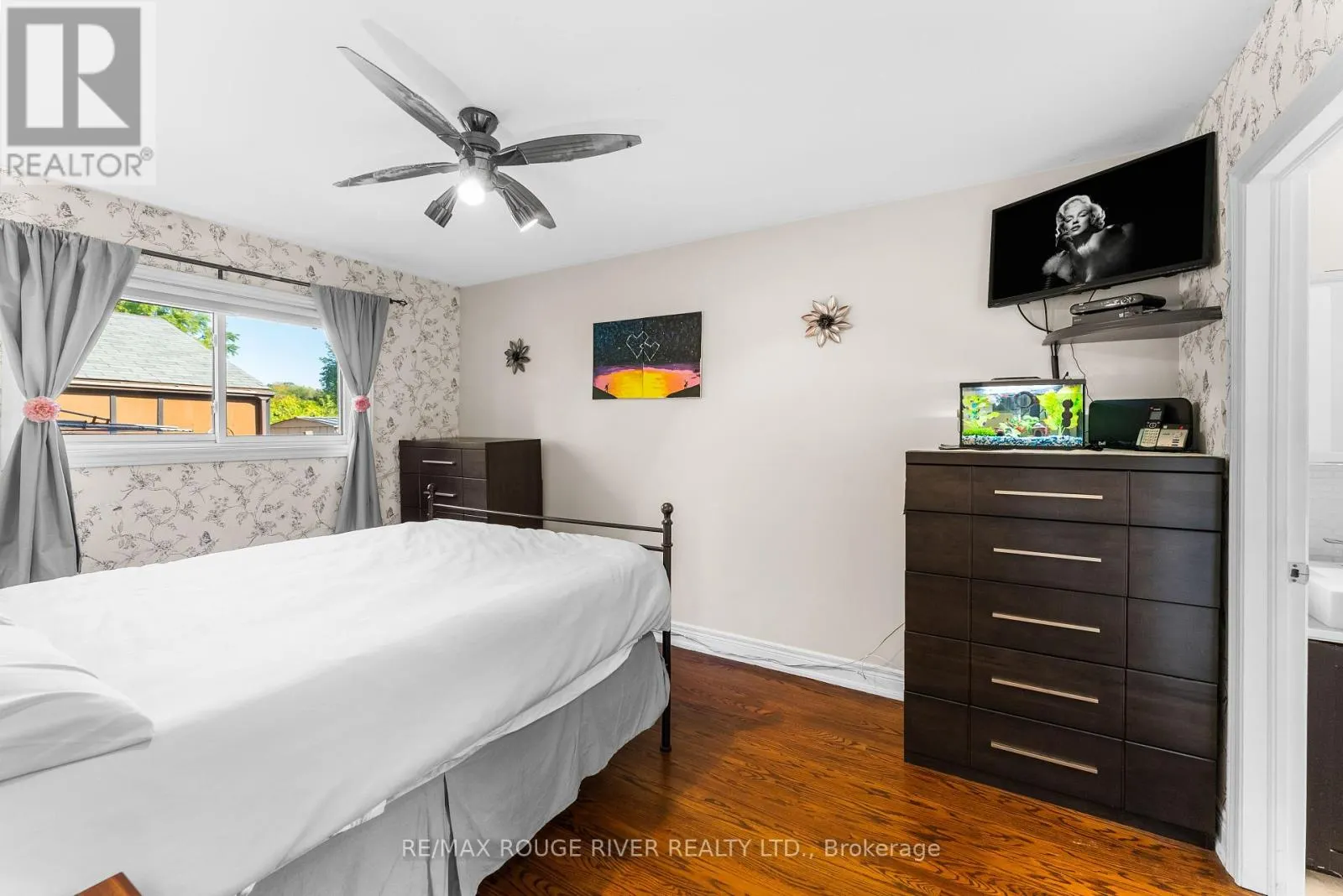 22 TWEEDROCK CRESCENT